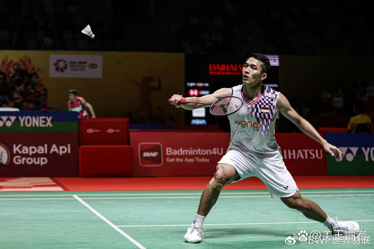 DFM轻取FLY，Caps打出惊人五杀强强对话2025世界赛，锁定晋级资格